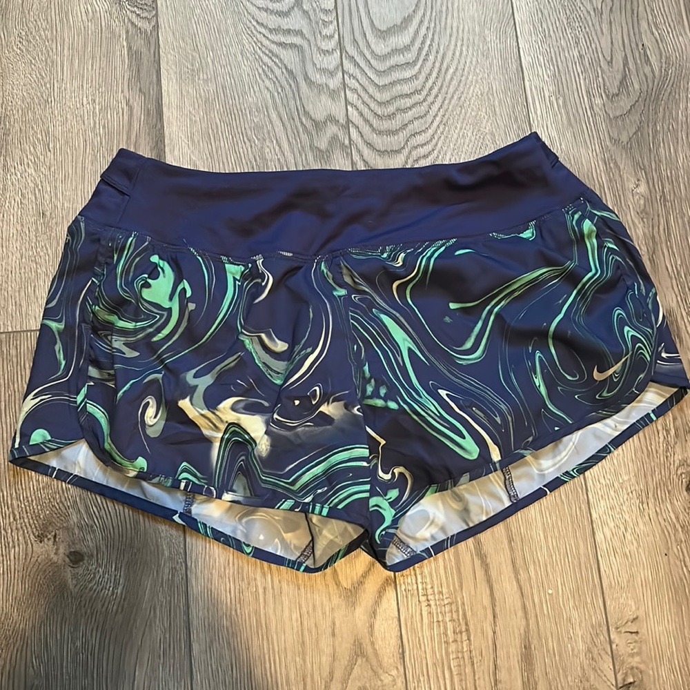 Medium Nike running shorts